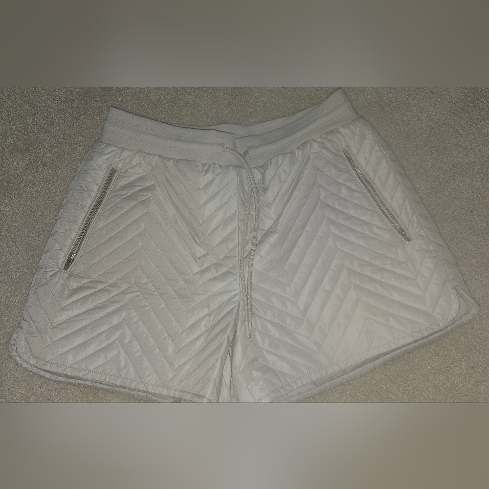 Athleta Apres Quilted Ski Shorts, identified by the distinct chevron quilting - Picture 7 of 14